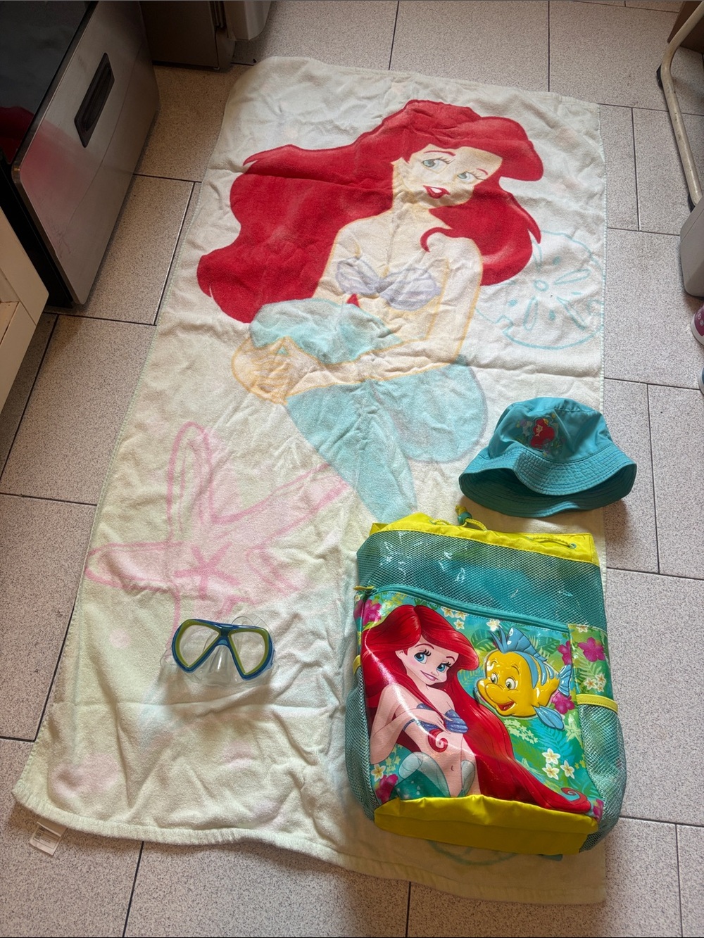 The Little Mermaid Ariel Beach Towel & Beach Bag &Accessories Bundle Teal/Red